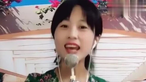 网友热议:铜铜铜锵锵锵锵锵青青草,音乐节奏韵味十足,给人耳目一新的听觉享受! 网友热议:铜铜铜锵锵锵锵锵青青草,音乐节奏韵味十足,给人耳目一新的听觉享受!