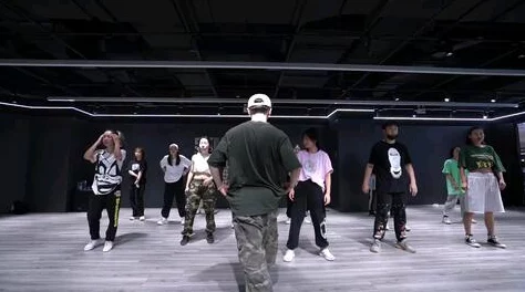 男hiphop老师教的好吗？网友热议：教学风格独特，能否真正激发学生兴趣？