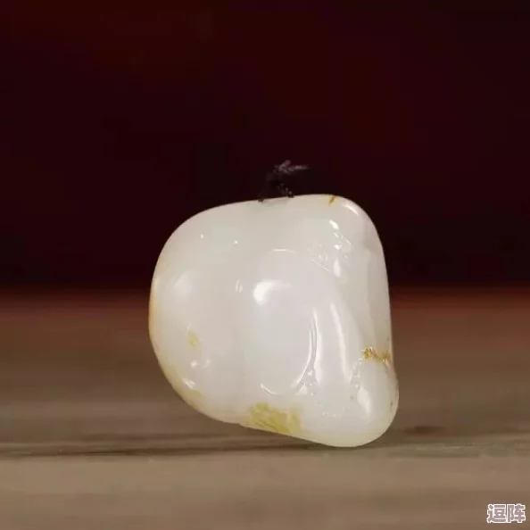 玉势＂惊现罕见天价玉石，市场反响热烈，引发收藏家争相竞拍，价值或超百万人民币！