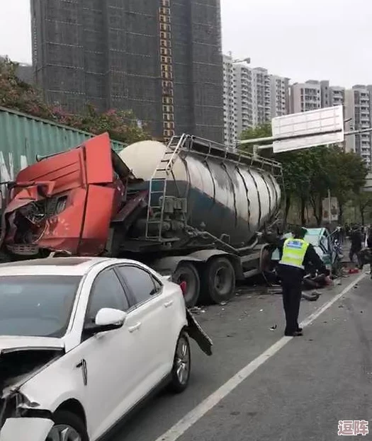 震惊！车文高速发生重大事故，多辆车辆相撞，现场惨烈，伤亡人数引发广泛关注！